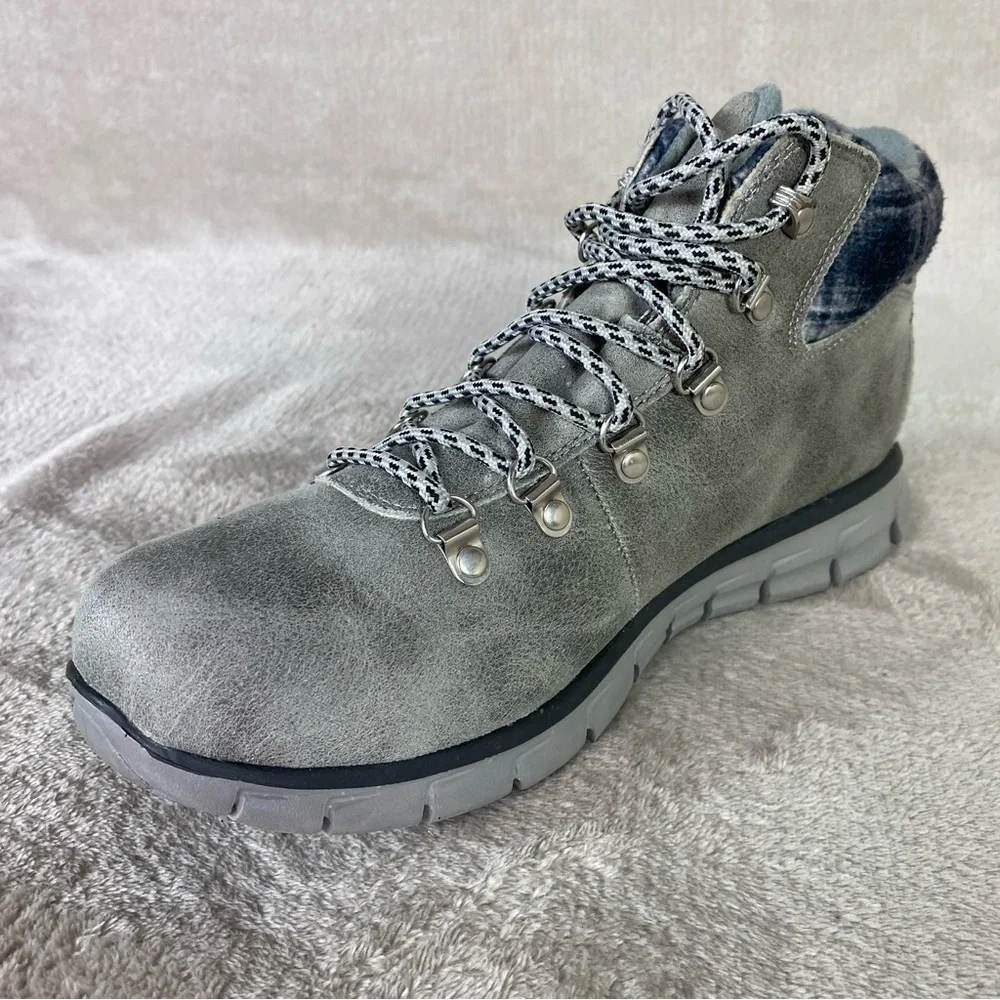 Skechers lightly worn